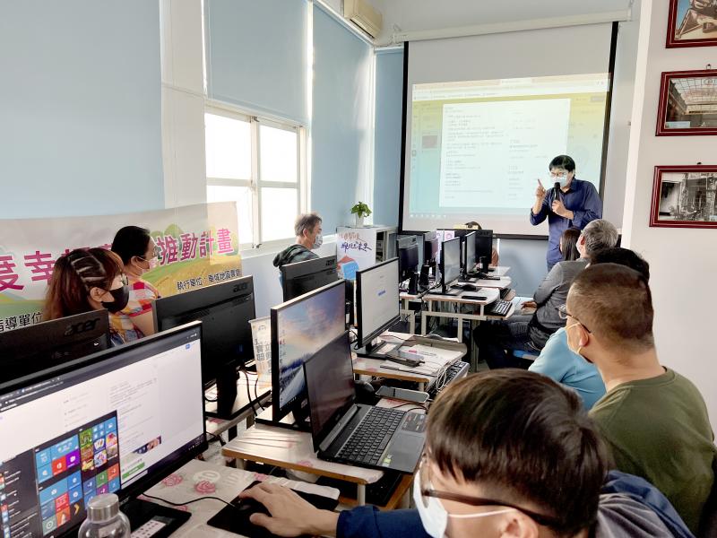 從0到1 學會社群廣告投放，提高文的觸擊率