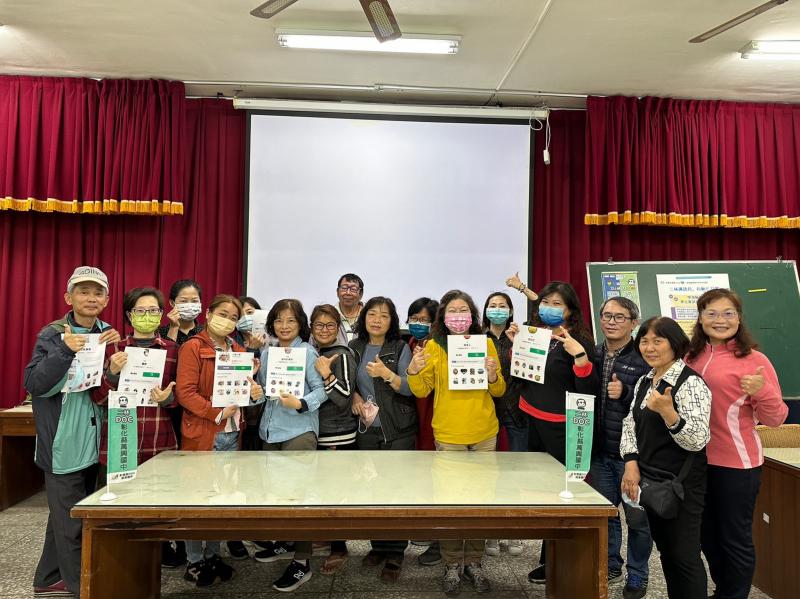 這次的line貼圖讓大家都可以使用自己的貼圖傳送給親朋好友,學員們都非常喜歡!!