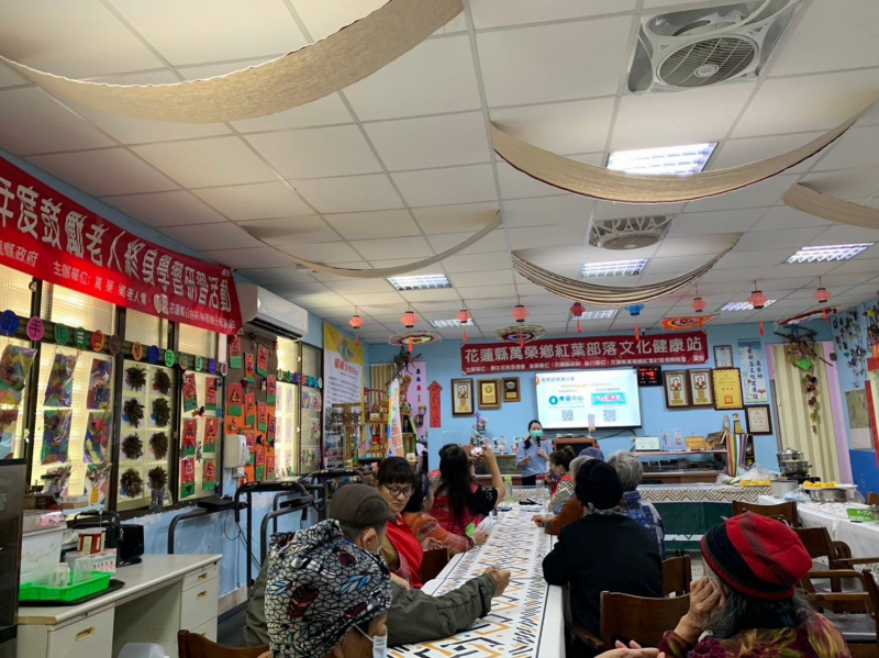 學員很認真的學習呦!