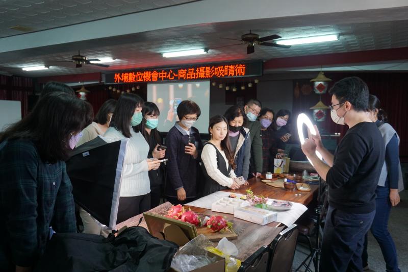 學習商品攝影燈光與擺盤的重要性