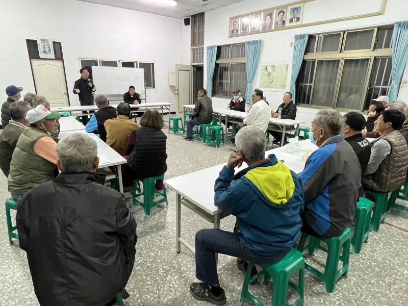 楊老師協助指導分班課程