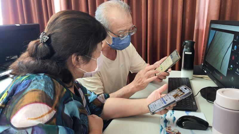 學員交互練習擔任小編的任務。