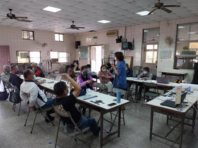 老師講解手機攝影和後製技巧