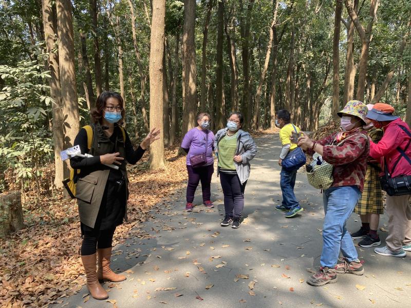 大家到官田區川文山進行外拍練習