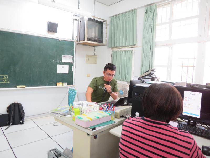 講師清楚地介紹應用程式