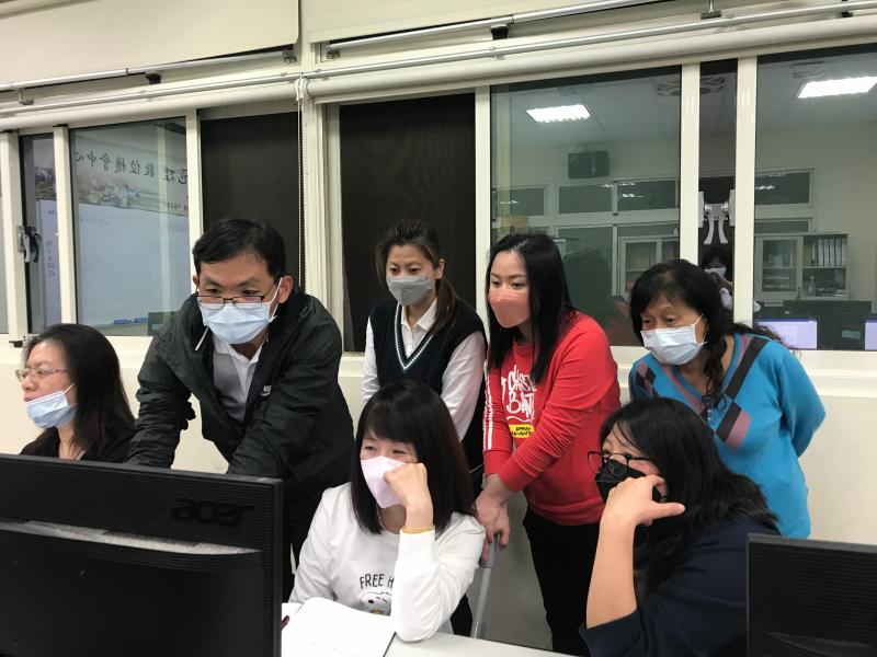 老師學員共同研究學習