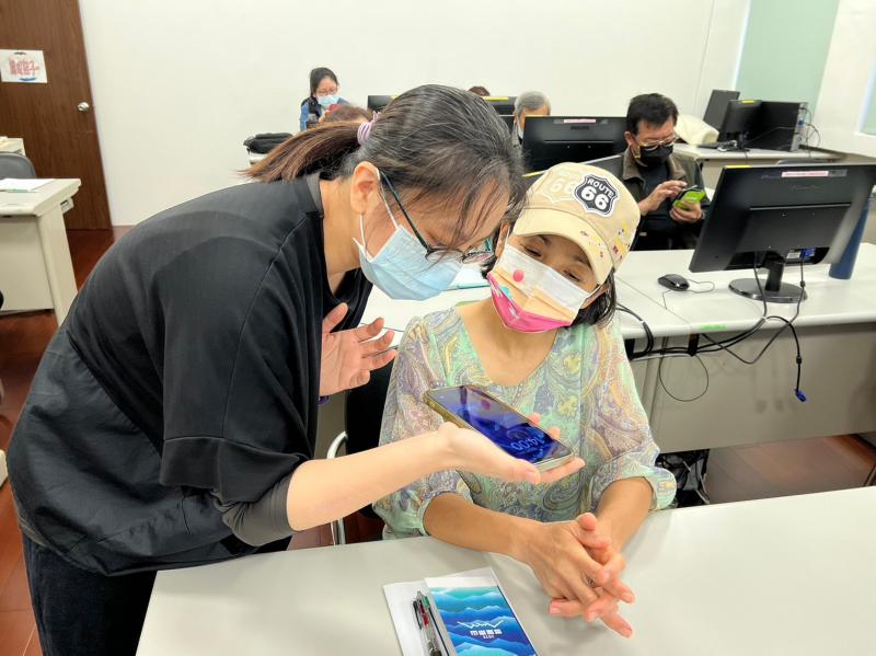 行動裝置語音助理功能利用