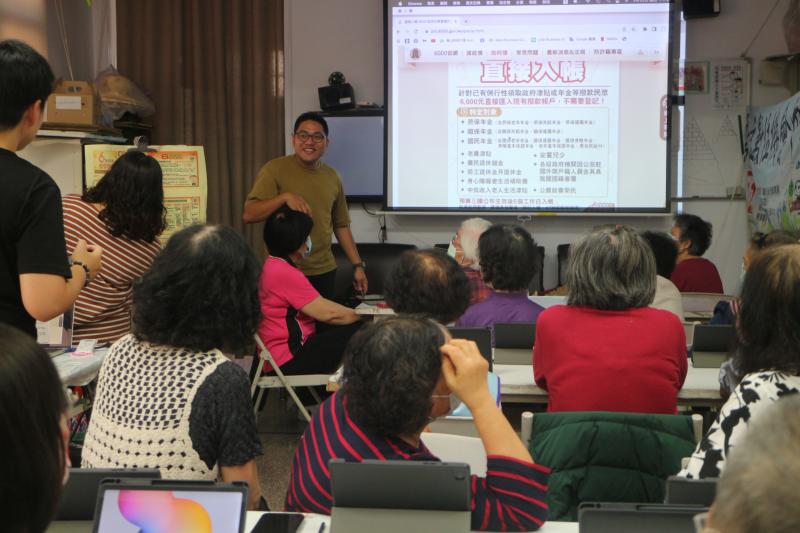 老師教學員平板的操作、如何下載程、生活常用APP