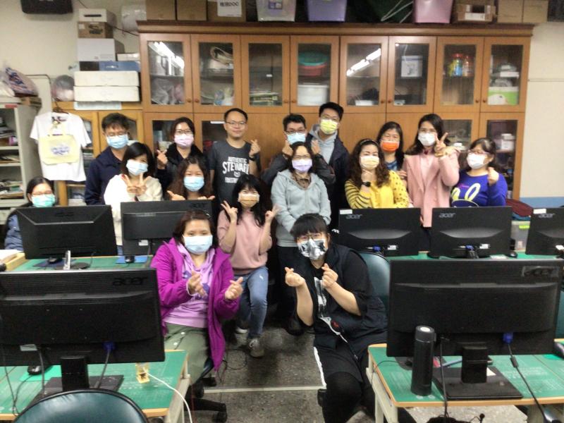 課程結訓學員與講師留下完美大合照