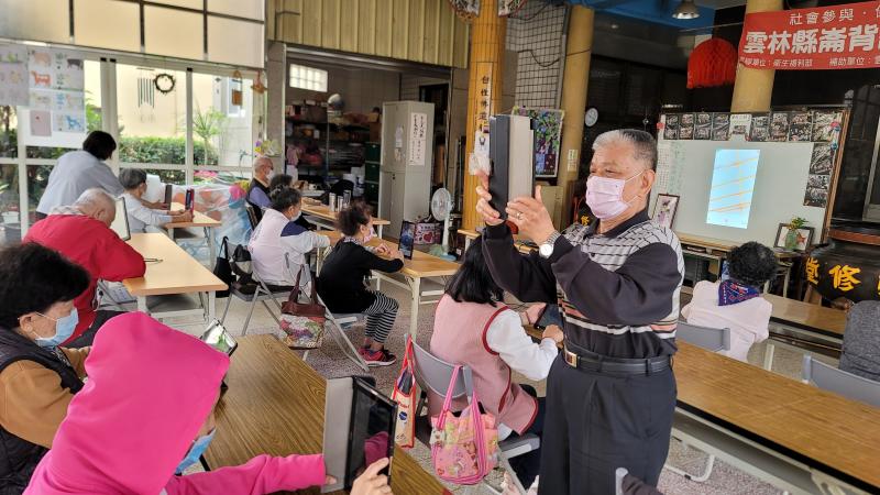 學員自己取景照相。