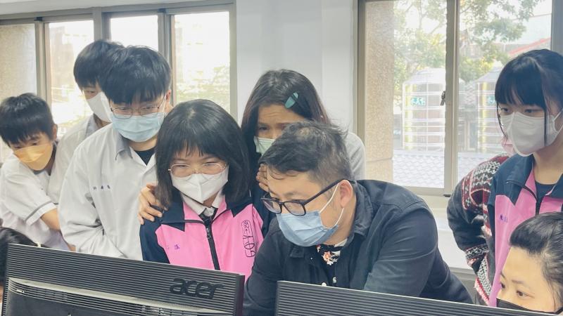 講師操作示範情況