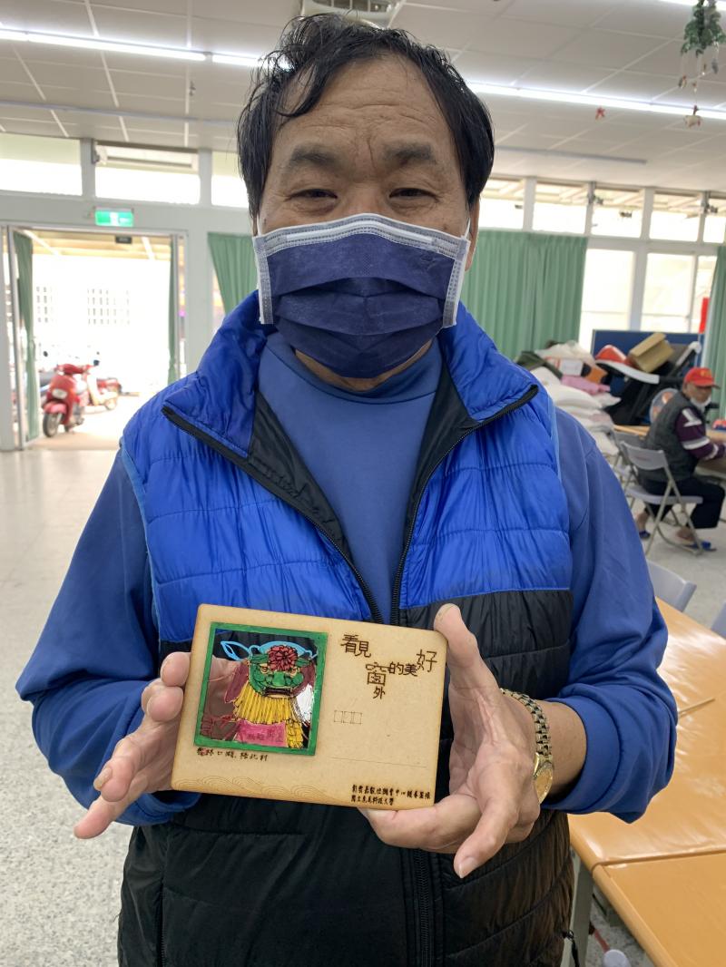 社區學員完成社區特色-千歲醒獅團雷雕作品及彩繪