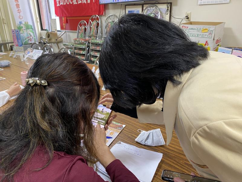 上網搜尋並下載喜歡的合法背景音樂。