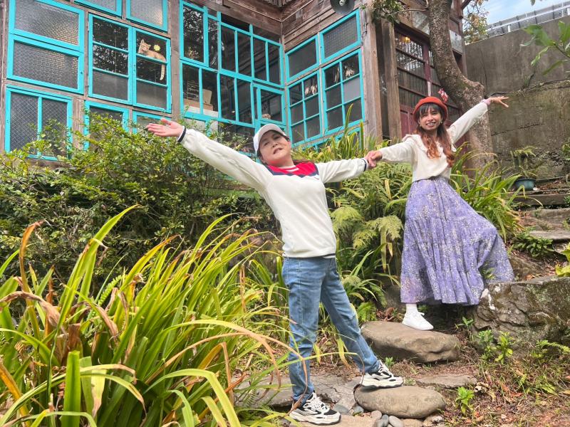 互相拔河創造美感