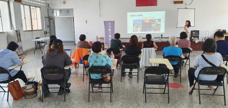 老師介紹拍出心動照片編輯方式及操作與匯出儲存.