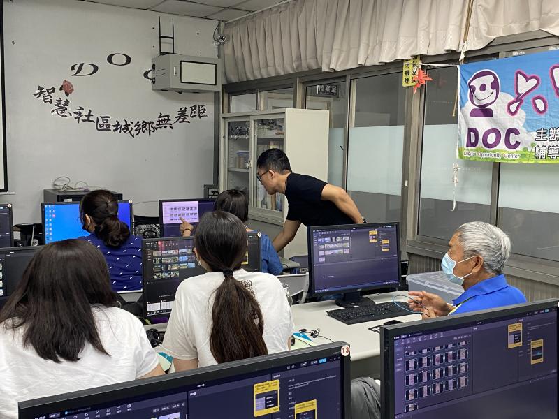 上完了理論，外出拍攝影片取得了素材，接下來就是重頭戲--剪輯影片啦！  咦？同學妳有問題？沒關係，老師立刻幫妳解惑！