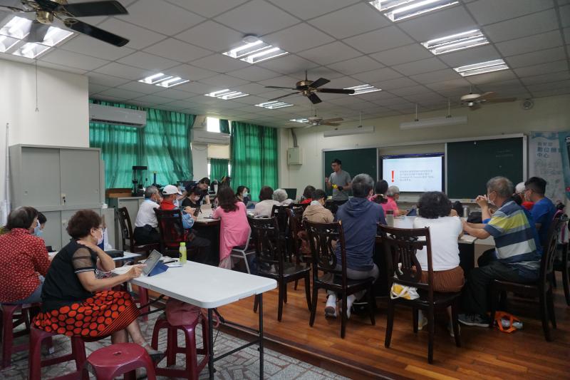 老師提醒大家影片創作要小心版權