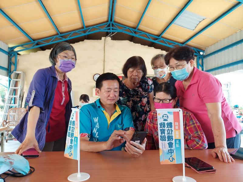 貼圖上架後，創意也可能變成金流喔