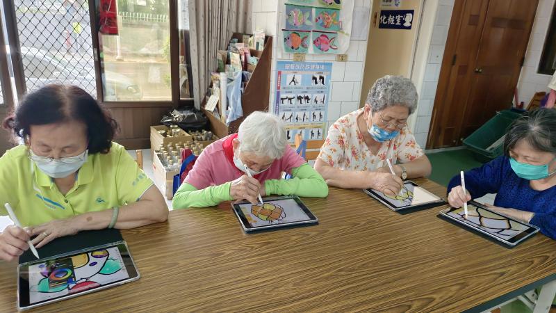 用iPad畫畫很有趣