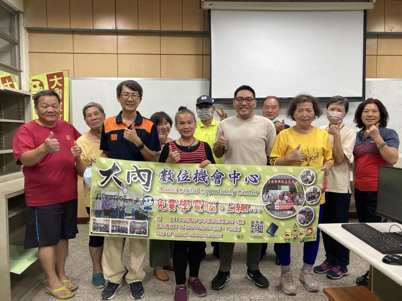 一起來張大合照感謝大內DOC讓我們有機會學習