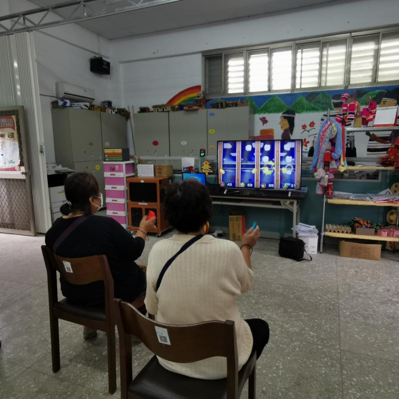 學員都輪流體驗SWITCH