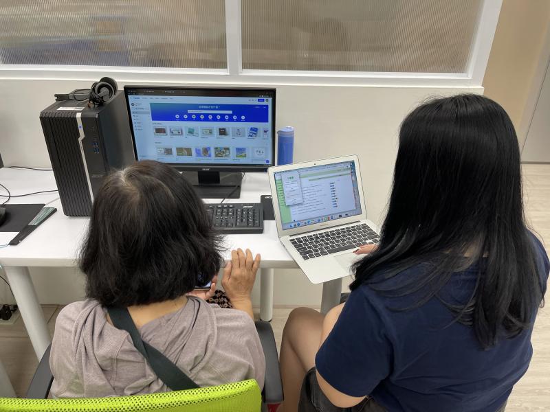 輔導員協助需要幫助的學員