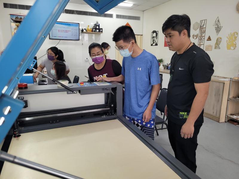 講解切割機使用