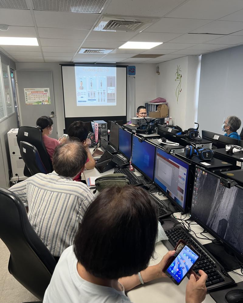 使用FACEBOOK功能為自已製作一個虛擬分身。