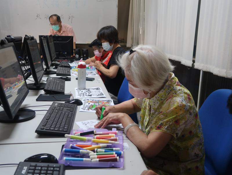 專注學習，透過數位學習，培養美學涵養，必能彩繪美麗又有趣的圖畫，讓生活更精彩。