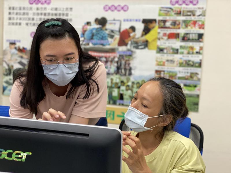 學員與講師實際操作說明，更能快速呈現想要的排版。