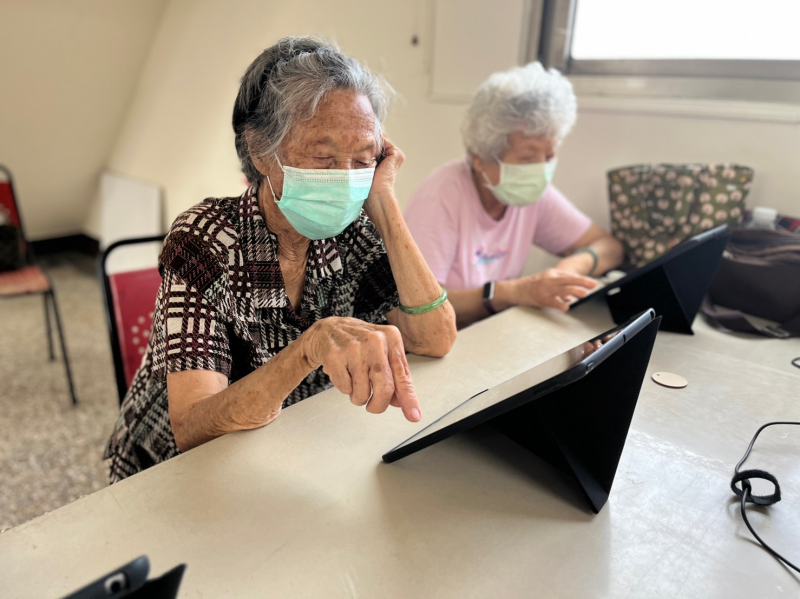 平板多用幾次就會了~