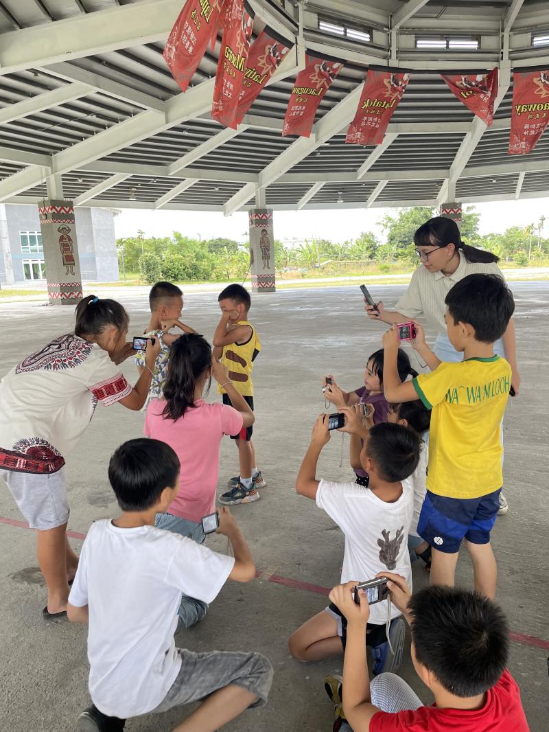 來個男子漢比肌肉的攝影