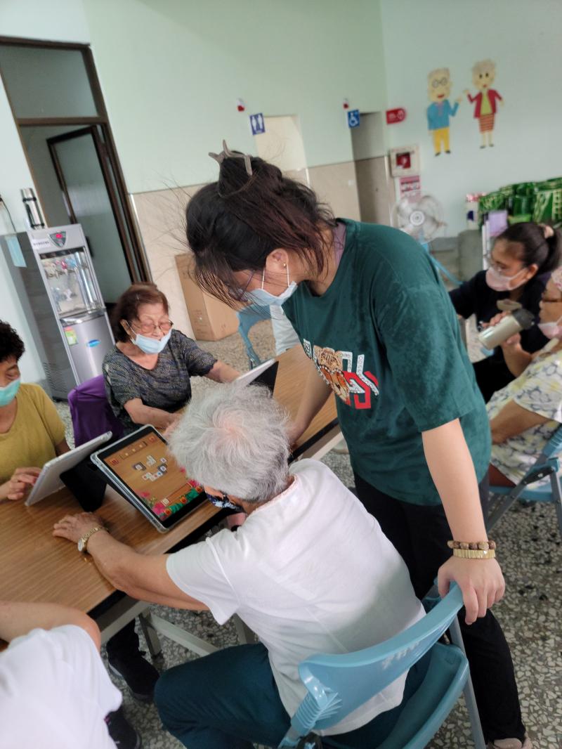 老師解決學員操作遇到的瓶頸。