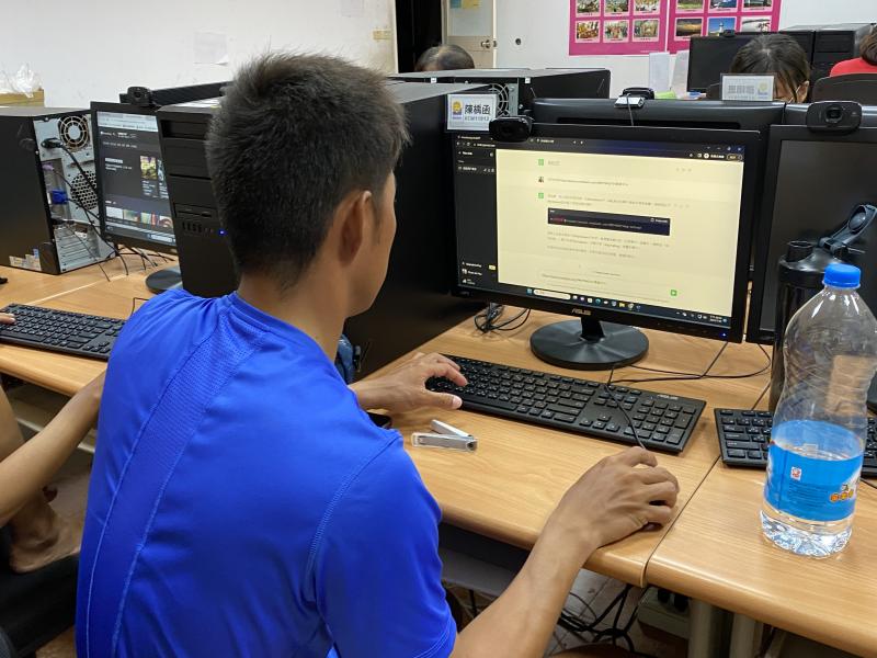 學員喜好大不同，文字對話與圖像生成各有所好。