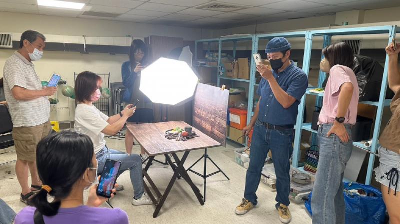 學員們自己實際拍攝各種商品照