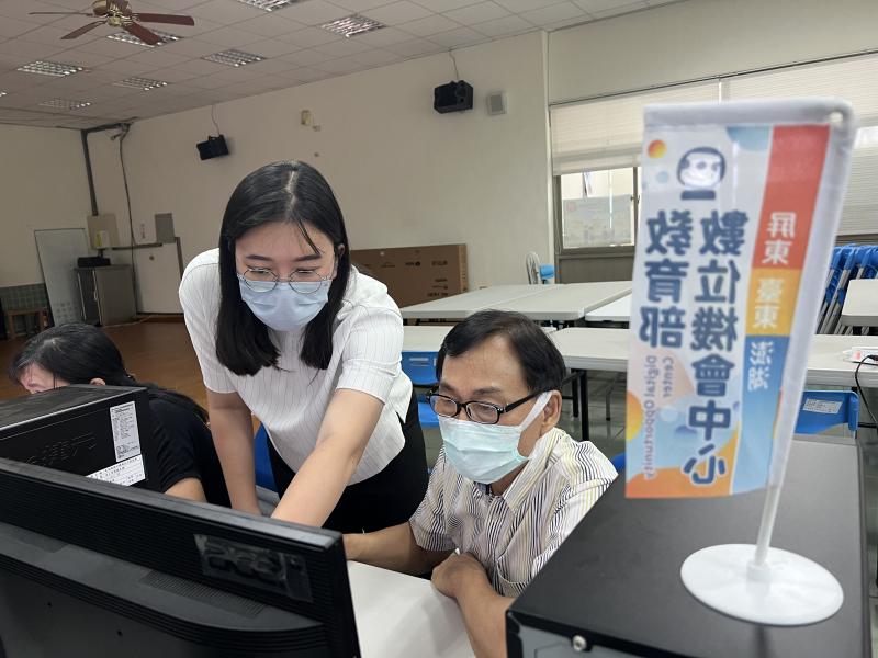 講師的悉心教導學員