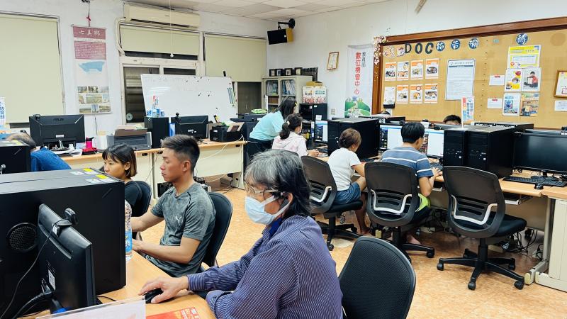 學員設計專屬紅包