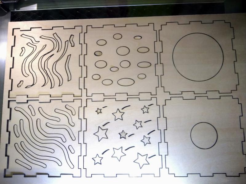 學員雷雕切割薰香夜燈