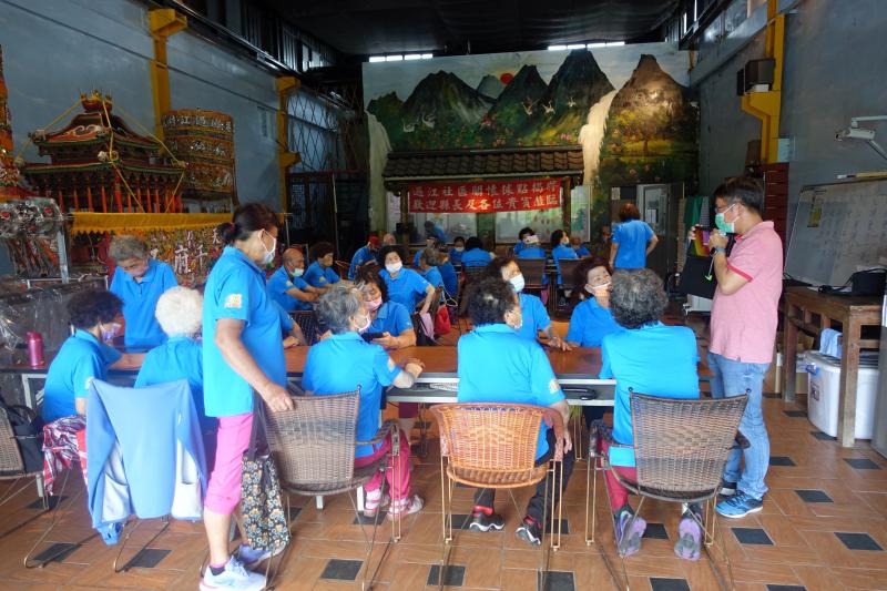 8/14至過江社區上課。