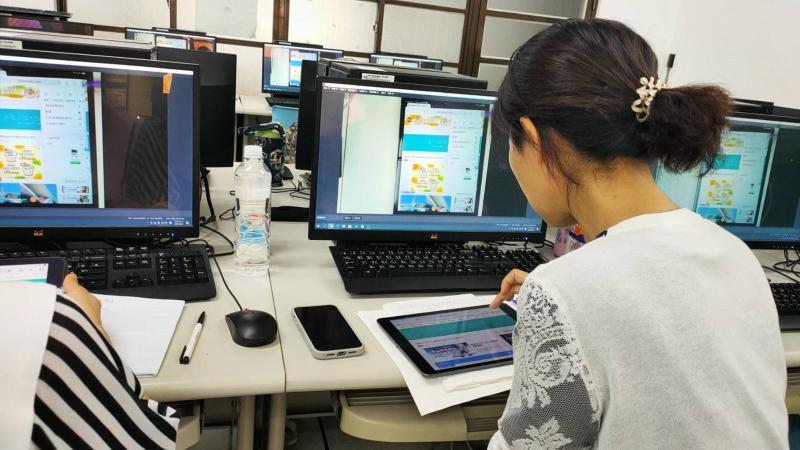 跟上腳步一個口令一個動作