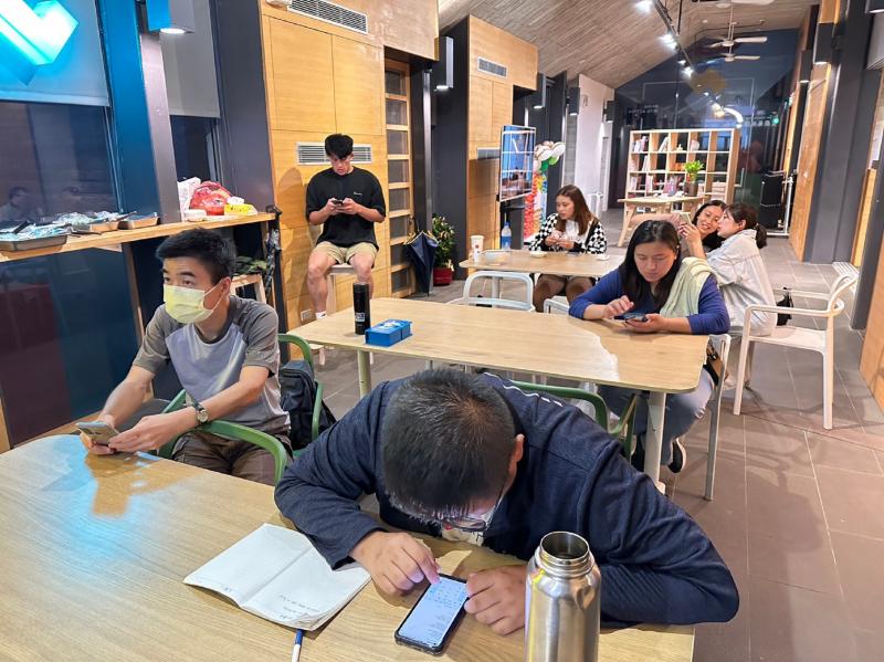 使用google雲端的Word功能一起在線上作詞