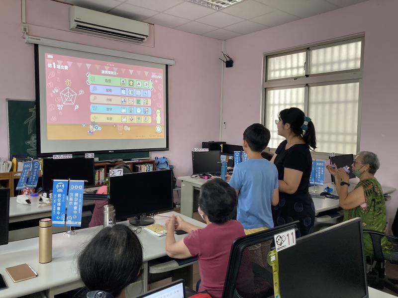 學員與講師實際操作互動