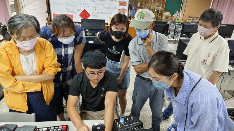 講師示範直播程序