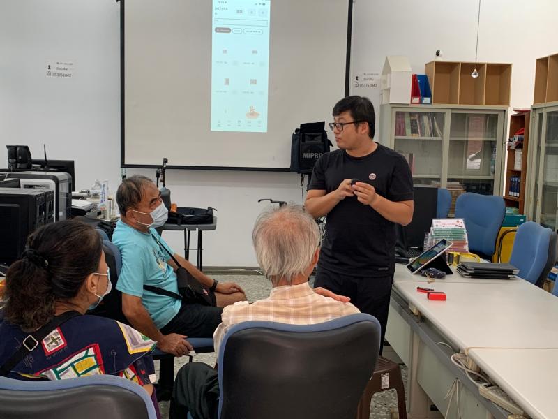 講師介紹360度相機使用方式