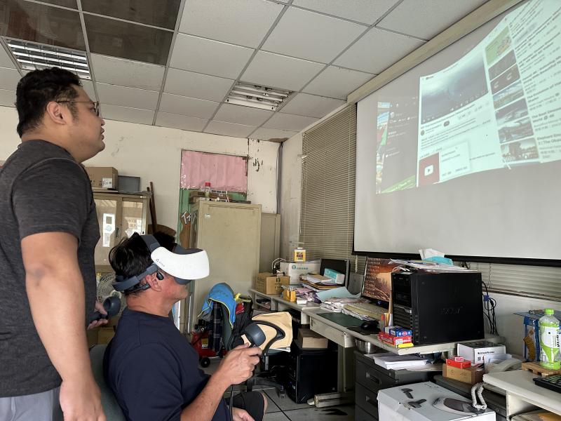 學員實際操作VR虛擬實境