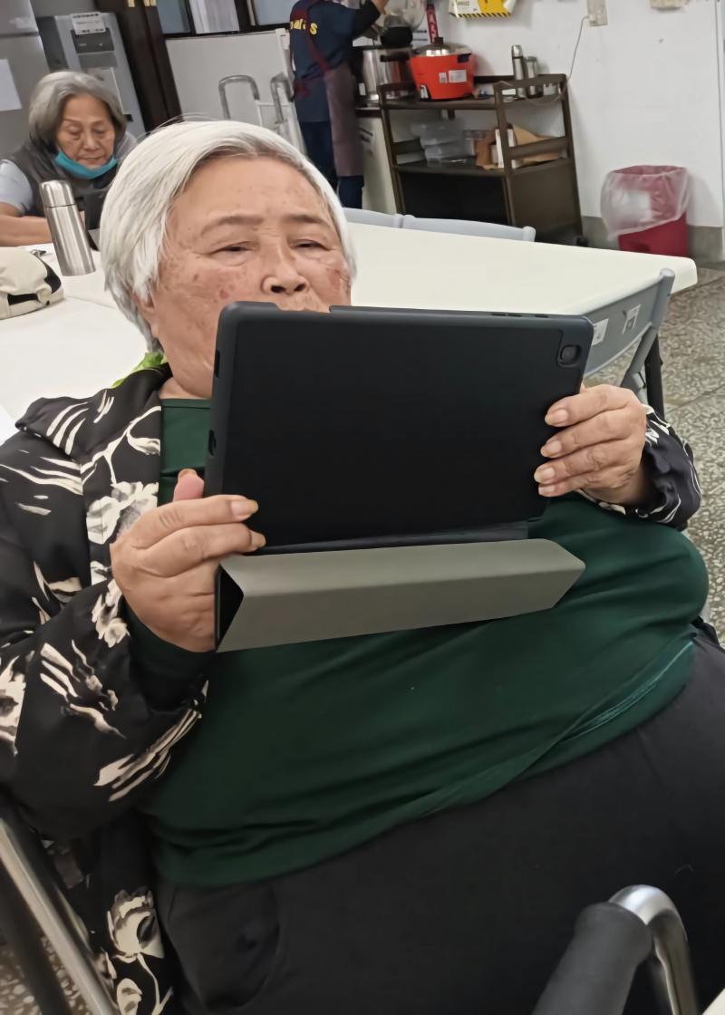 認真了解資訊的VUVU