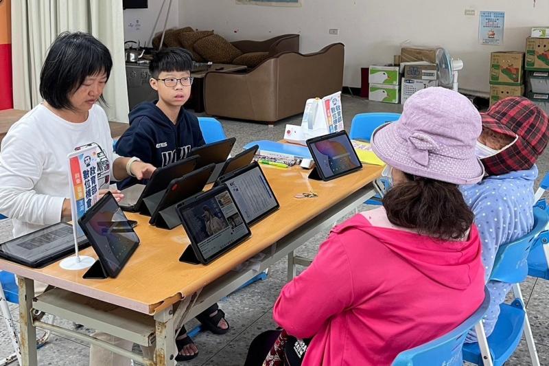 長者分享生活，年輕人分享數位資訊一起共學