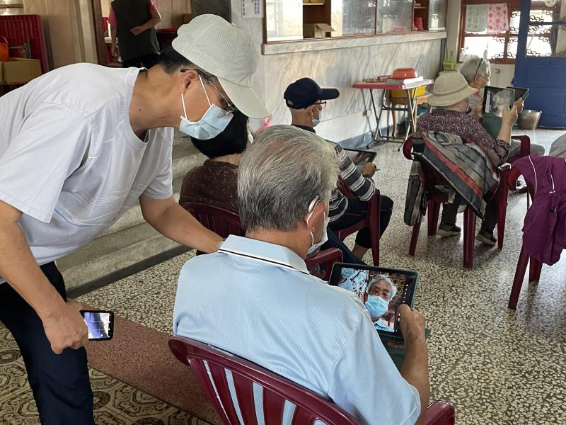 攝影是一種有趣的活動，透過課程，長者能夠在攝影中尋找樂趣