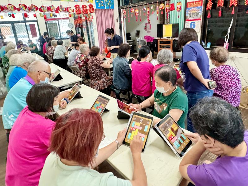 靈活運用手指頭玩平板