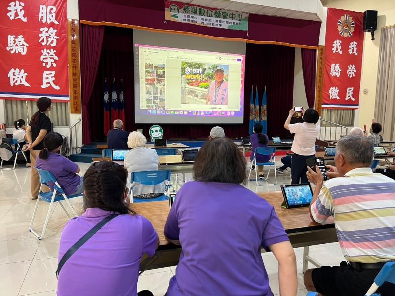 使用Ｃａｎｖａ來編輯你的電子書內容，讓原本只有照片的相簿內容更加豐富！